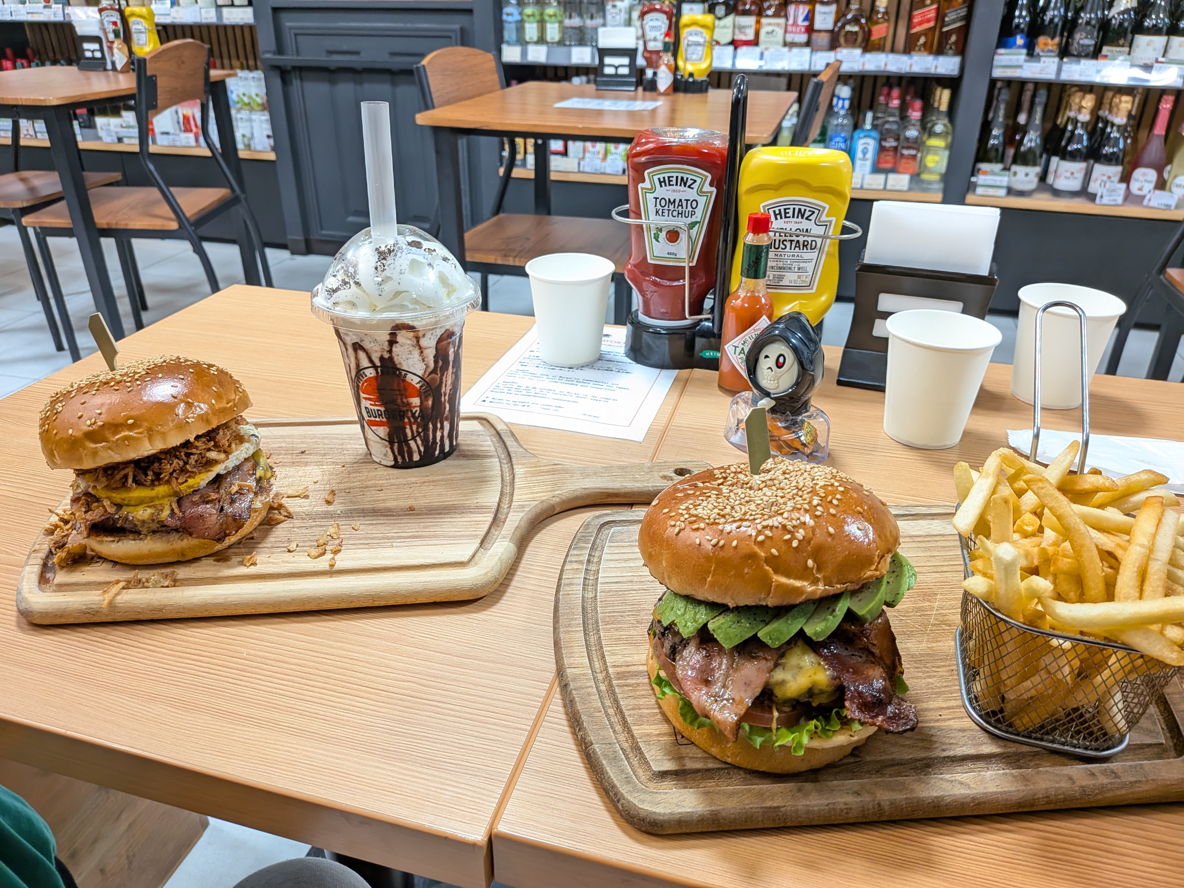 BURGER’YA（バーガーヤ）｜クリスピバーガー、アボカドバーガーが神すぎた